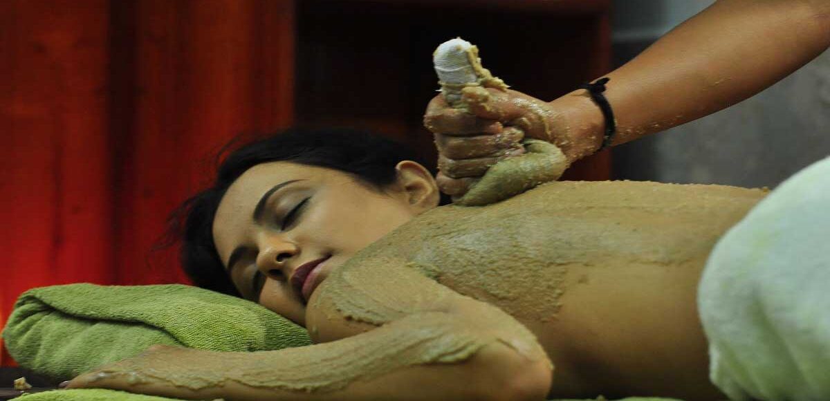 Traitements ayurvédiques pendant les séjours et soins de la peau